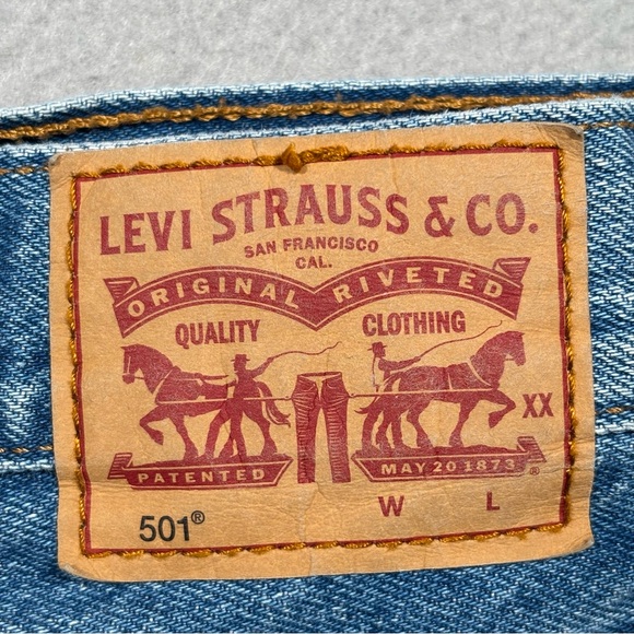 Levi's 501 Button Fly Cut Off Denim Jean Shorts Women’s Size 31 Blue Distressed - Picture 11 of 14